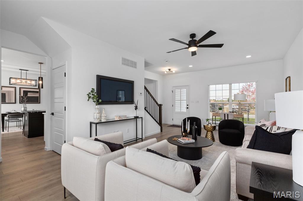 2 Berwick At Grove St. Louis, MO 63123 - Photo 3 of 26