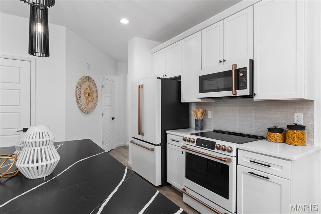 2 Berwick At Grove St. Louis, MO 63123 - Photo 8 of 26