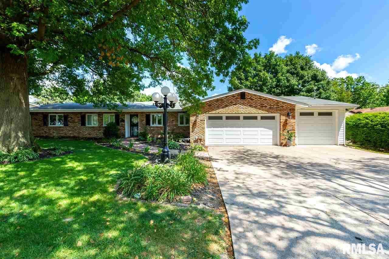 4123 Rodeo Road Davenport, IA 52806 - Photo 3 of 36 Gallery Image 3