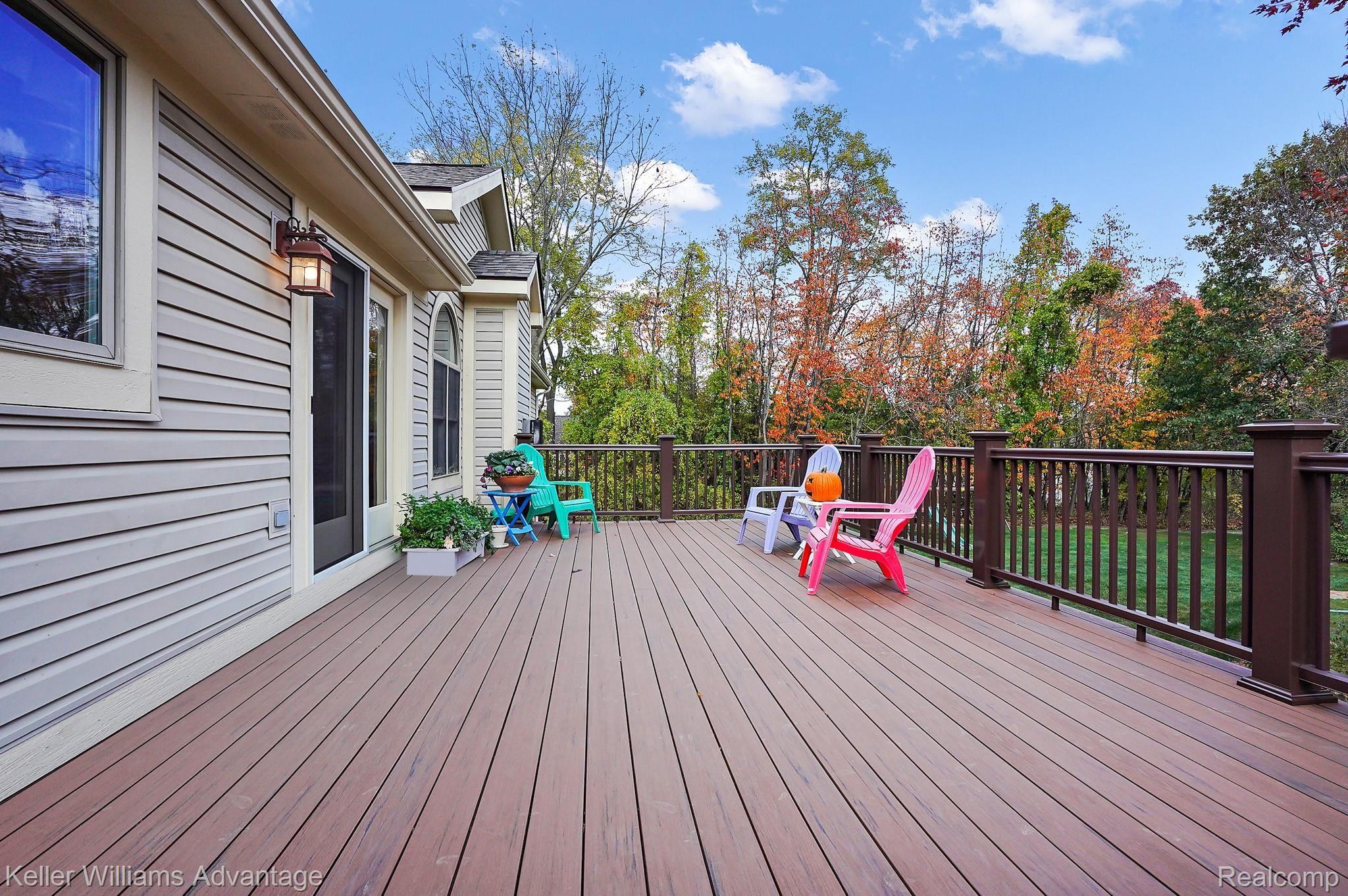 15271 Hawley Road Holly, MI 48442 - Photo 19 of 20 Deck.jpg