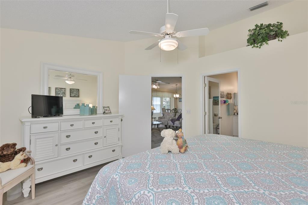 2012 Nantucket Drive, Unit 22 Sun City Center, FL 33573 - Photo 17 of 90