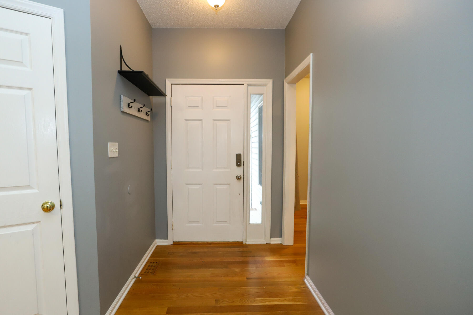 140 Fox Run Road Pinehurst, NC 28374 - Photo 4 of 41 foyer