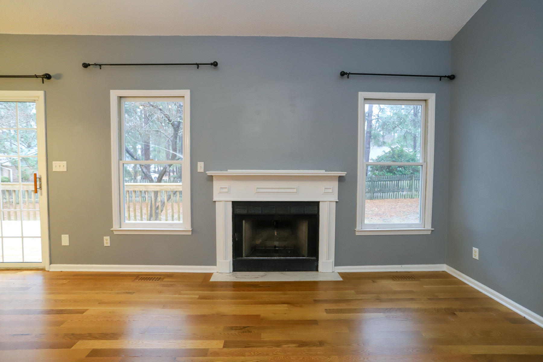 140 Fox Run Road Pinehurst, NC 28374 - Photo 10 of 41 living room3