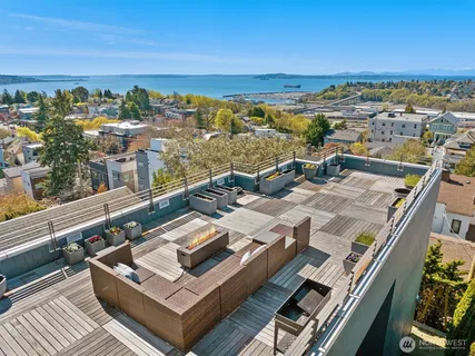 $2,100,000 | 1953 9th Avenue West, Seattle, WA 98119