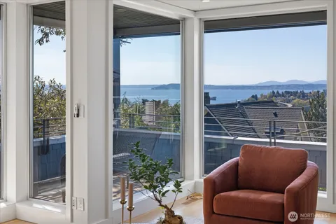 $2,100,000 | 1953 9th Avenue West, Seattle, WA 98119