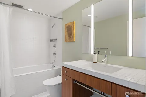 $2,100,000 | 1953 9th Avenue West, Seattle, WA 98119