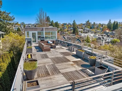 $2,100,000 | 1953 9th Avenue West, Seattle, WA 98119