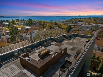 $2,100,000 | 1953 9th Avenue West, Seattle, WA 98119
