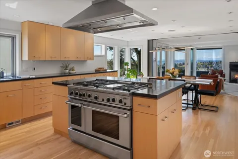 $2,100,000 | 1953 9th Avenue West, Seattle, WA 98119