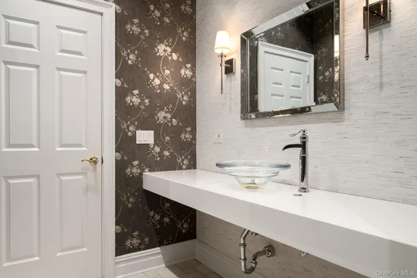 $5,999,000 | 2 Alyssa Lane, Purchase, NY 10577