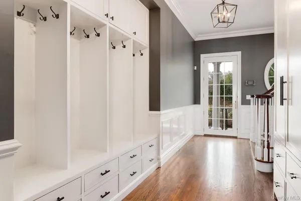 $5,999,000 | 2 Alyssa Lane, Purchase, NY 10577