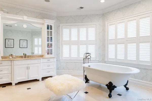 $5,999,000 | 2 Alyssa Lane, Purchase, NY 10577