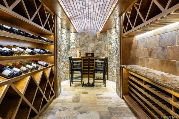 $5,999,000 | 2 Alyssa Lane, Purchase, NY 10577