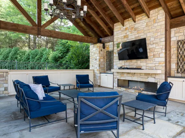 $5,999,000 | 2 Alyssa Lane, Purchase, NY 10577