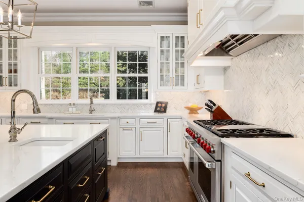 $5,999,000 | 2 Alyssa Lane, Purchase, NY 10577