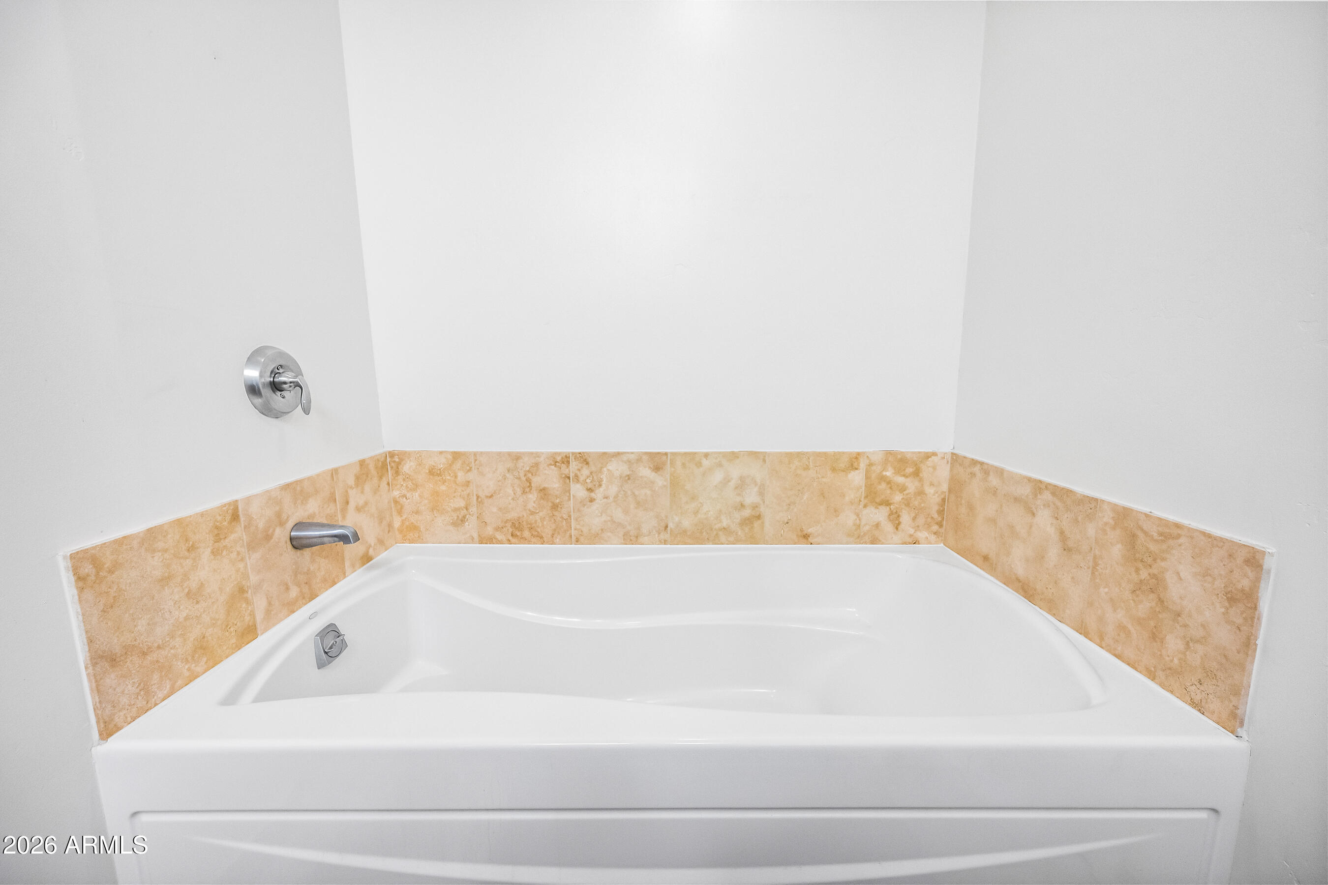 310 South 4th Street, Unit 905 Phoenix, AZ 85004 - Photo 36 of 63 Primary Tub