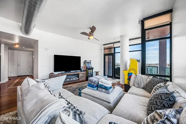 $565,000 | 310 South 4th Street, Unit 905, Phoenix, AZ 85004