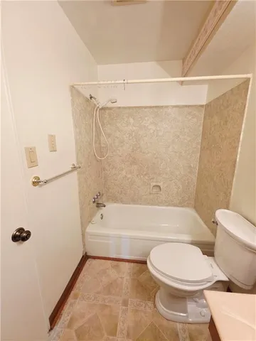 $1,695 | 2132 Edenborn Avenue, Metairie, LA 70001