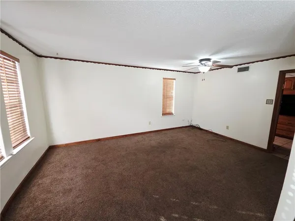 $1,550 | 2132 Edenborn Avenue, Metairie, LA 70001