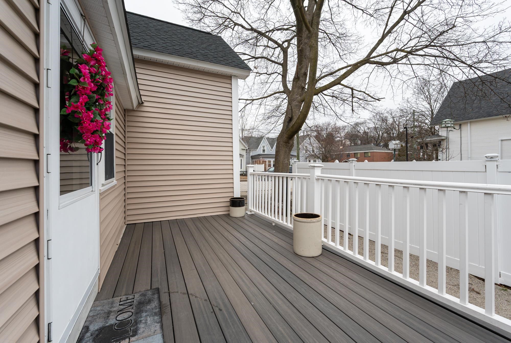 435 Central Street Manchester, NH 03103 - Photo 7 of 35