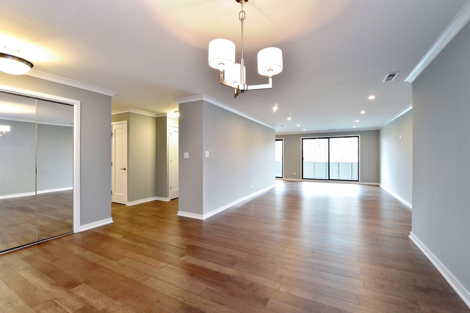 9240 Gross Point Road, Unit 307C Skokie, IL 60077 - Photo 7 of 17