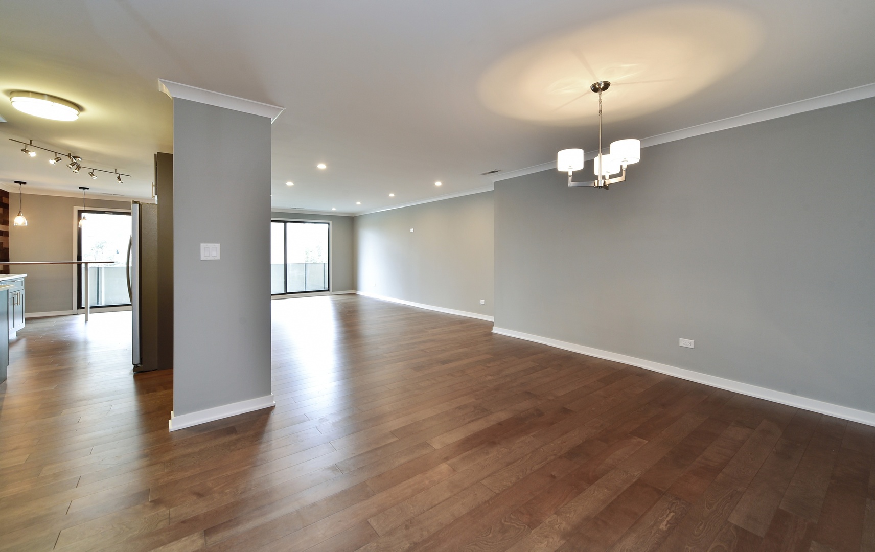9240 Gross Point Road, Unit 307C Skokie, IL 60077 - Photo 9 of 17