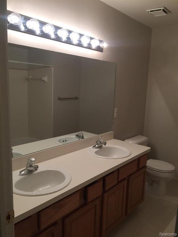 709 Lake Ridge Road Rochester Hills, MI 48307 - Photo 20 of 20