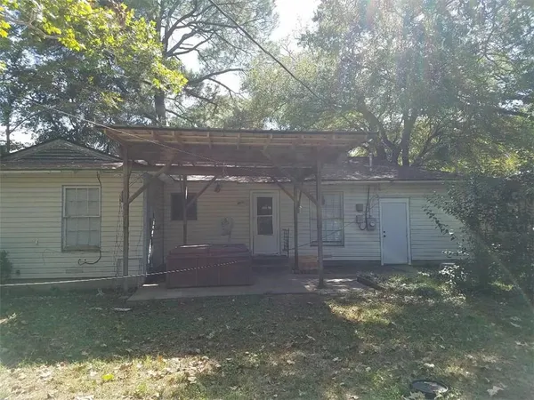 $1,800 | 1401 West Lovers Lane, Arlington, TX 76013