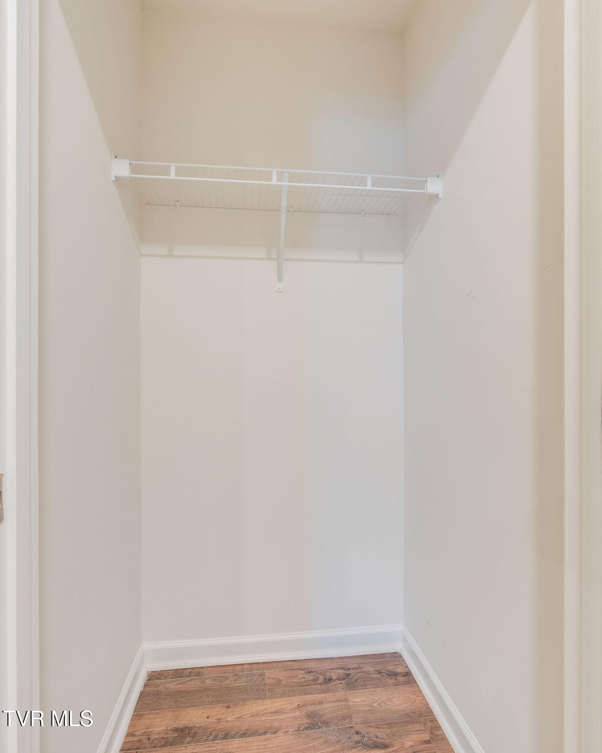 1245 Stamp Lodge Road Kingsport, TN 37660 - Photo 33 of 40 029-Entry Closet