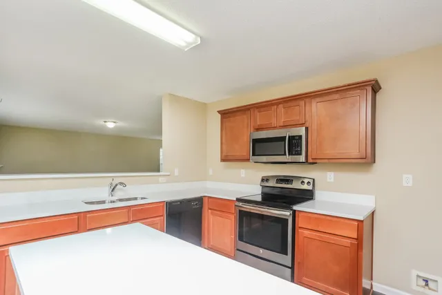 $2,225 | 9996 Chariden Drive, Cordova, TN 38016