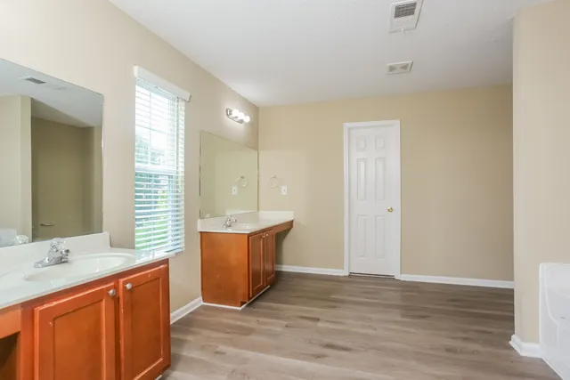 $2,225 | 9996 Chariden Drive, Cordova, TN 38016