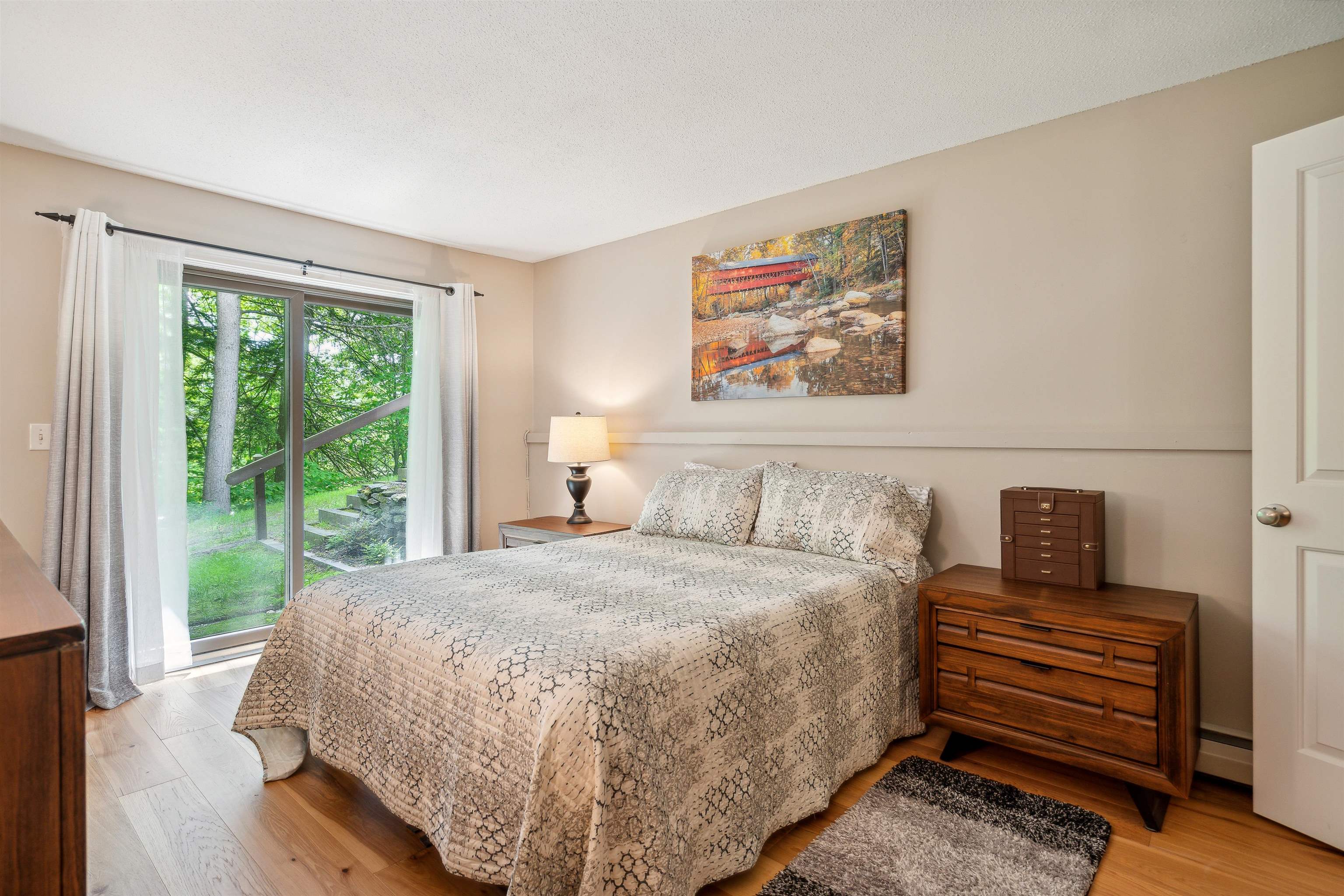 253 Old Quechee Road, Unit 5D Hartford, VT 05059 - Photo 11 of 33 Gallery Image 11