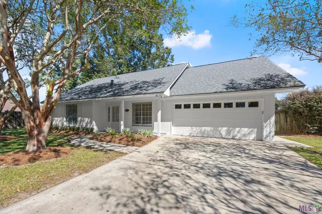 $359,900 | 12269 North Lakeview Drive, St. George, LA 70810