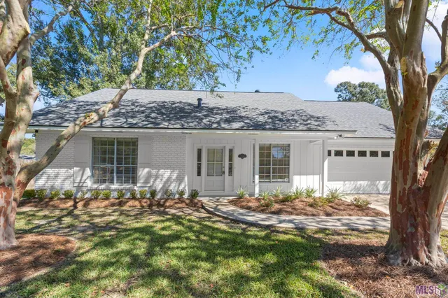 $359,900 | 12269 North Lakeview Drive, St. George, LA 70810
