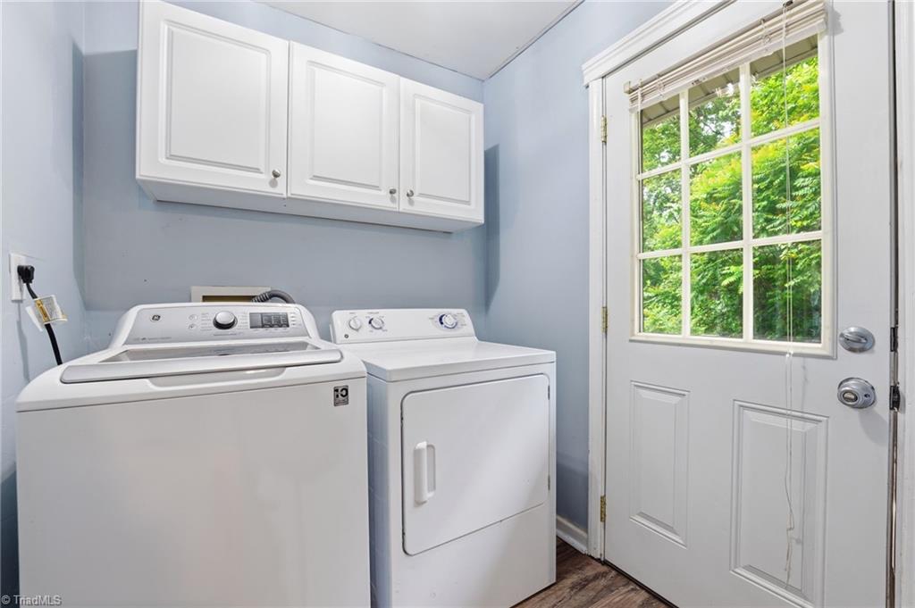 3546 Lewiston Road Greensboro, NC 27410 - Photo 14 of 32 Laundry room with access to backyard
