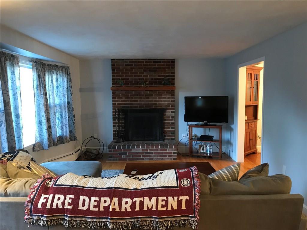 8 Woodside Drive Cumberland, ME 04021 - Photo 10 of 33 Photo