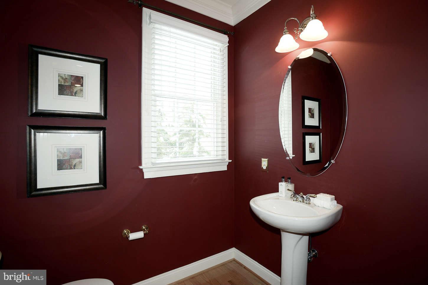 9151 Riesley Lane Vienna, VA 22182 - Photo 22 of 27 Main level Powder Roon