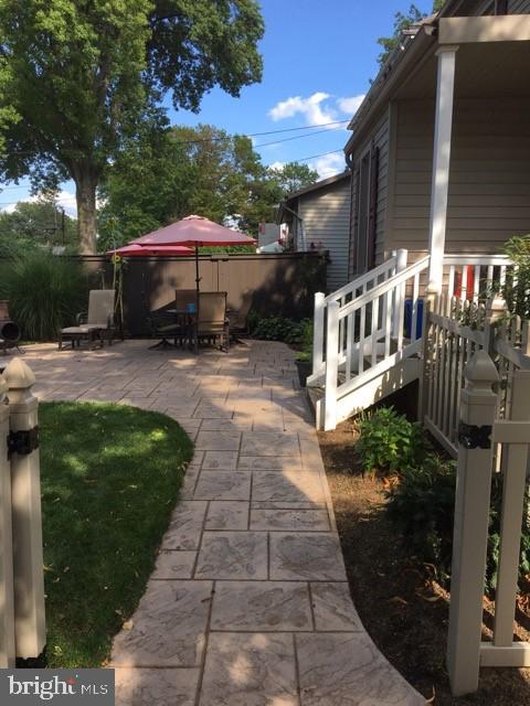 33 East 2nd Avenue Lititz, PA 17543 - Photo 51 of 59 walkway