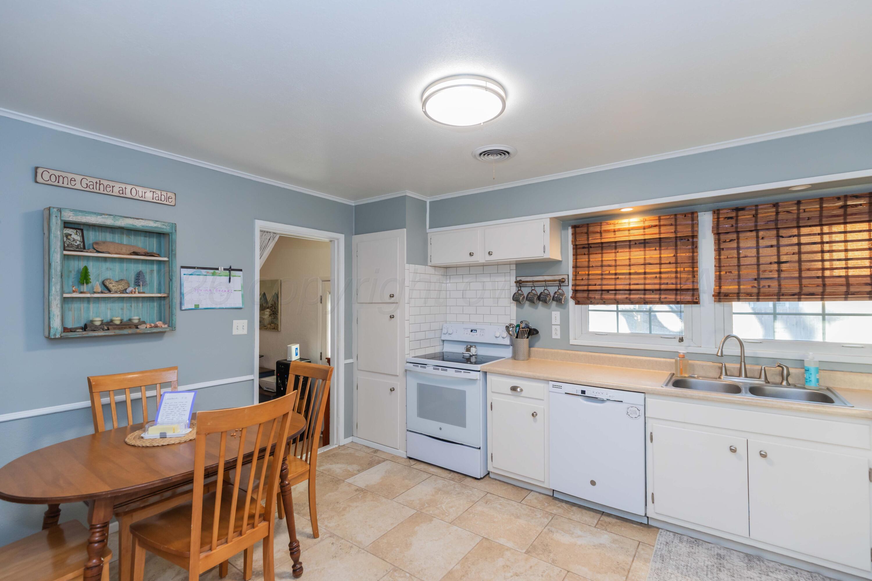 5303 Tumbleweed Drive Amarillo, TX 79110 - Photo 11 of 40 KITCHEN VIEW 1