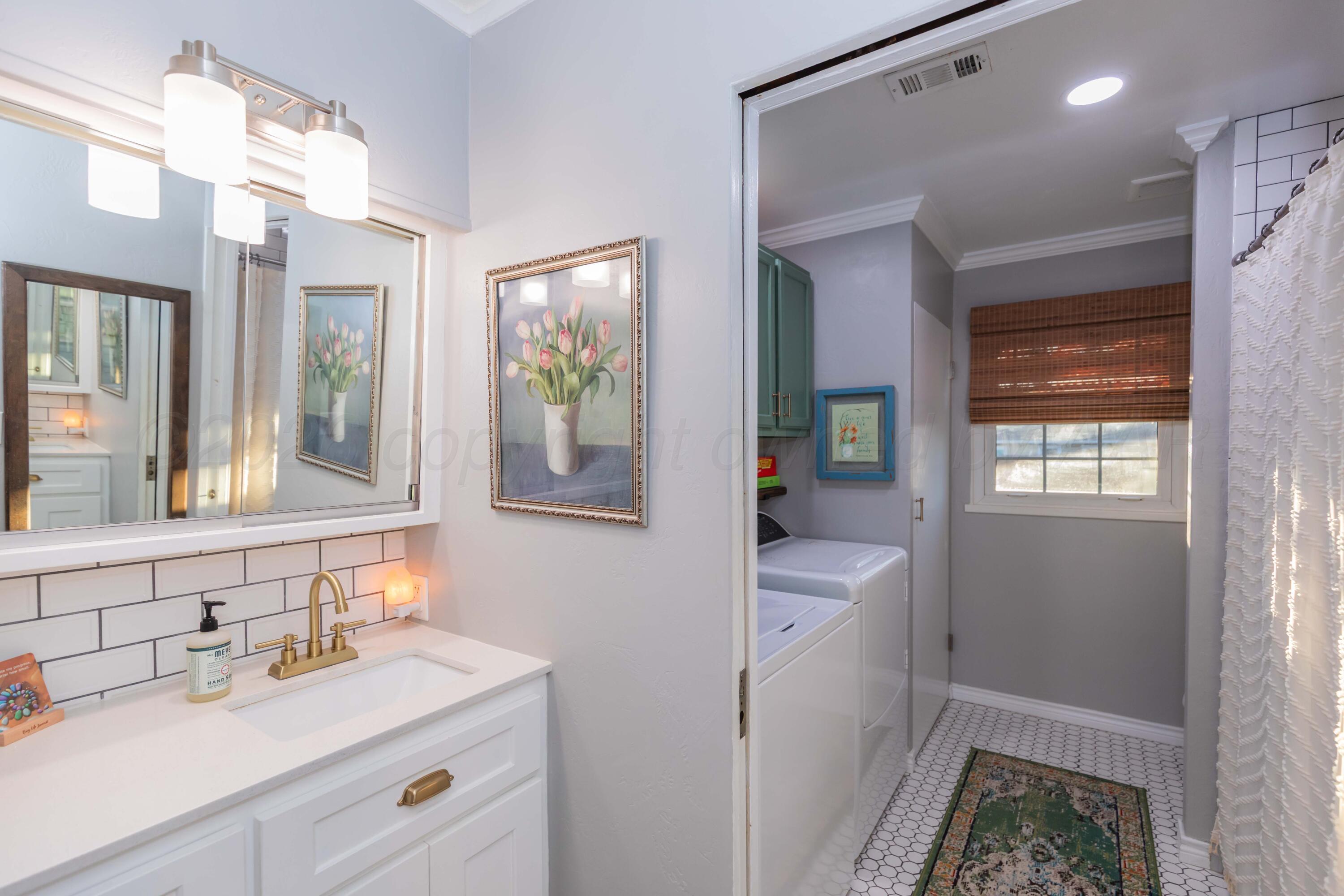 5303 Tumbleweed Drive Amarillo, TX 79110 - Photo 15 of 40 BATHROOM VIEW 1