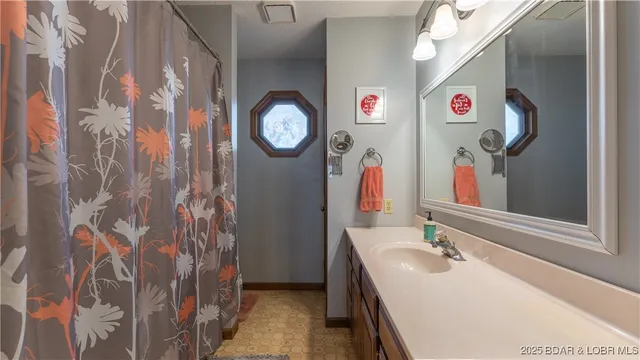 $365,000 | 83 Oak Tree Road, Camdenton, MO 65020