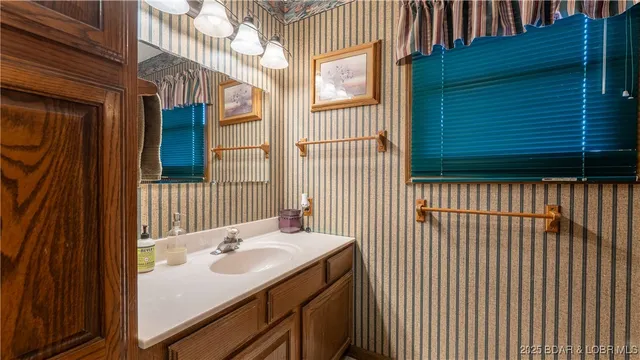 $365,000 | 83 Oak Tree Road, Camdenton, MO 65020