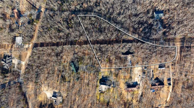 $365,000 | 83 Oak Tree Road, Camdenton, MO 65020