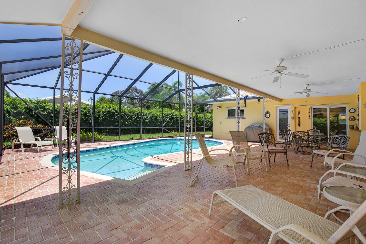 1071 Northwest 3rd Street Boca Raton, FL 33486 - Photo 11 of 25 Covered paver patio area