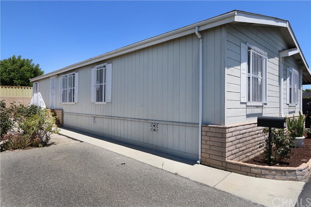1166 South Riverside Avenue, Unit 84 Rialto, CA 92376 - Photo 5 of 32
