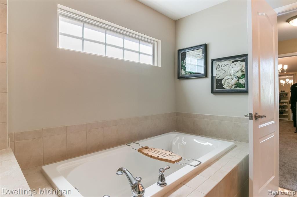 27616 Harrington Way Novi, MI 48374 - Photo 34 of 48