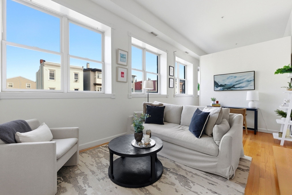 156 Chelsea Street, Unit 201 Boston, MA 02128 - Photo 3 of 23