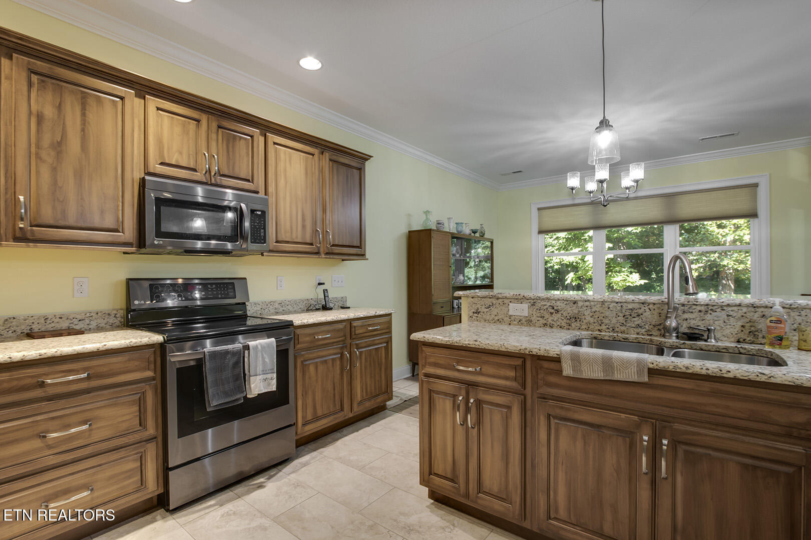 401 Tanasi Way Loudon, TN 37774 - Photo 22 of 44 22_401 Tanasi Way_Kitchen03