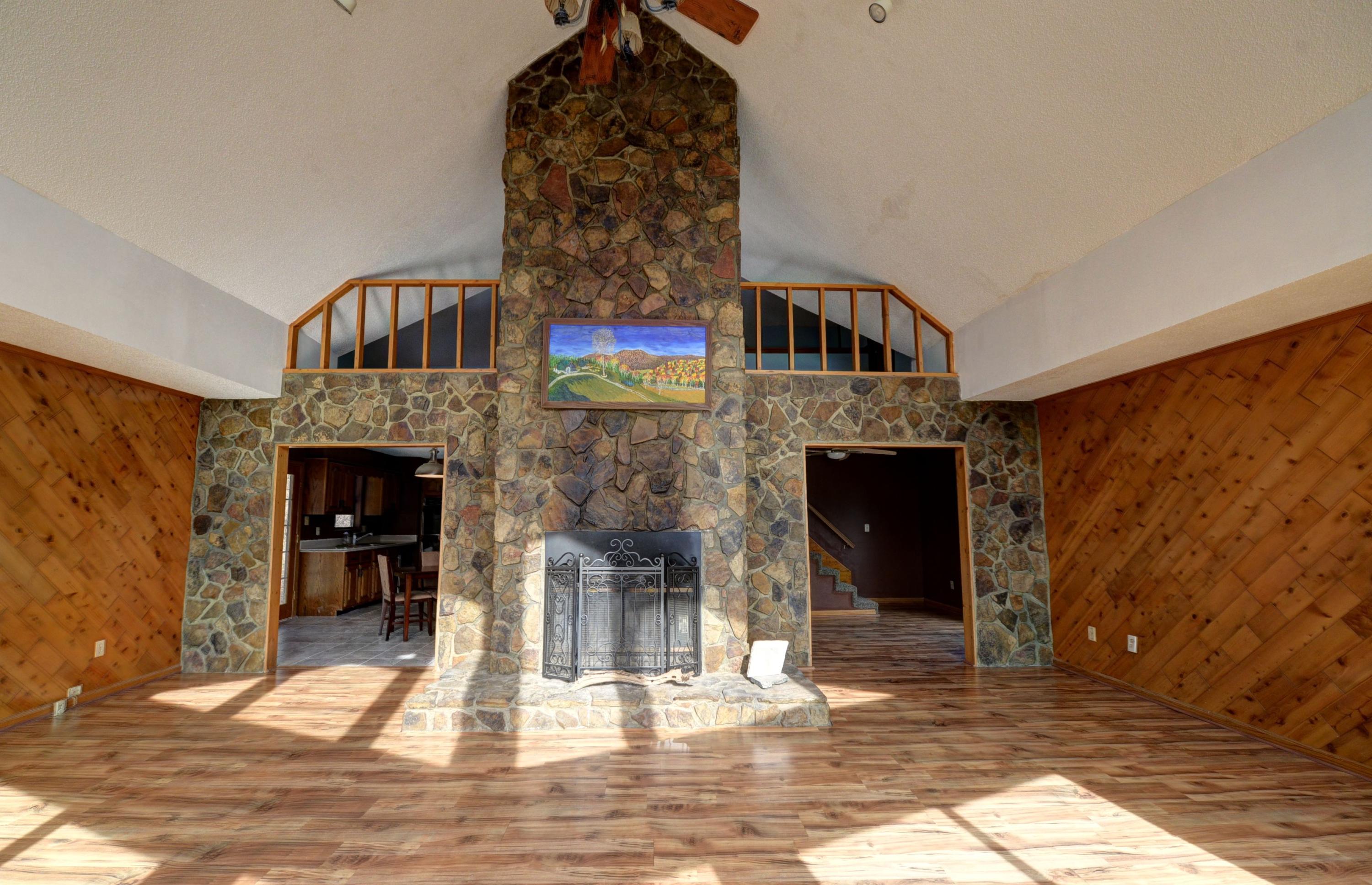 583 Hawksview Road Dayton, TN 37321 - Photo 8 of 40 583 Hawksview Living room fireplace