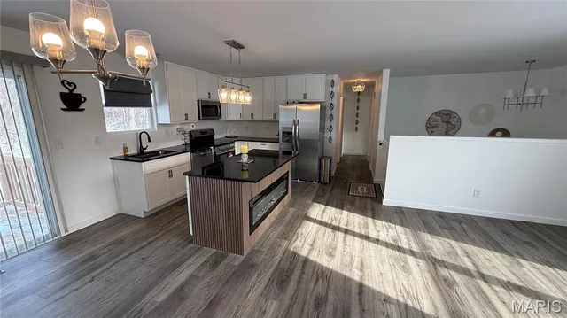 $385,000 | 902 Forest Avenue, Valley Park, MO 63088